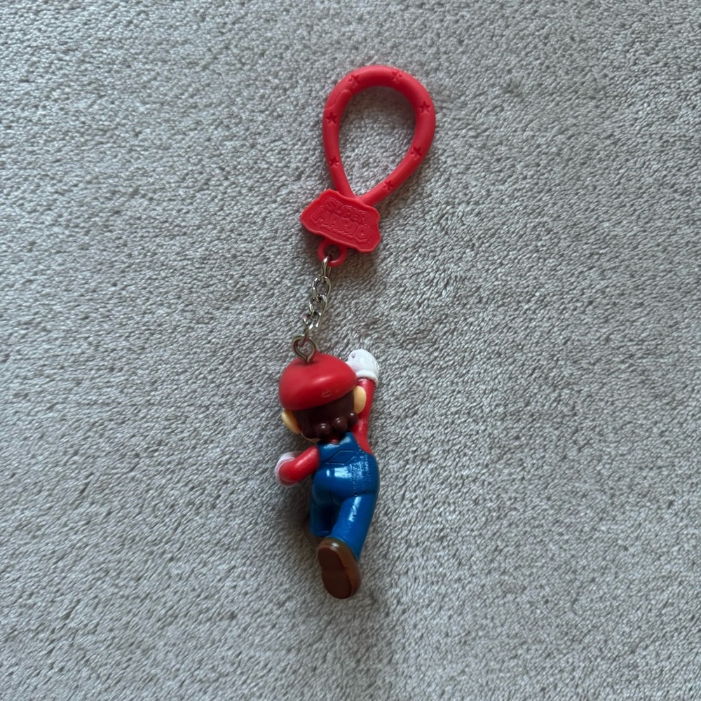 Super Mario Keychain - Picture 5 of 8